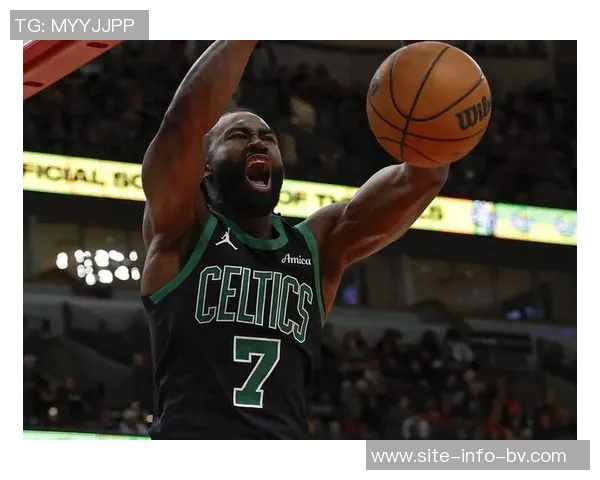 杰伦布朗独力难支28投15中砍下32分却难救球队于水深火热之中